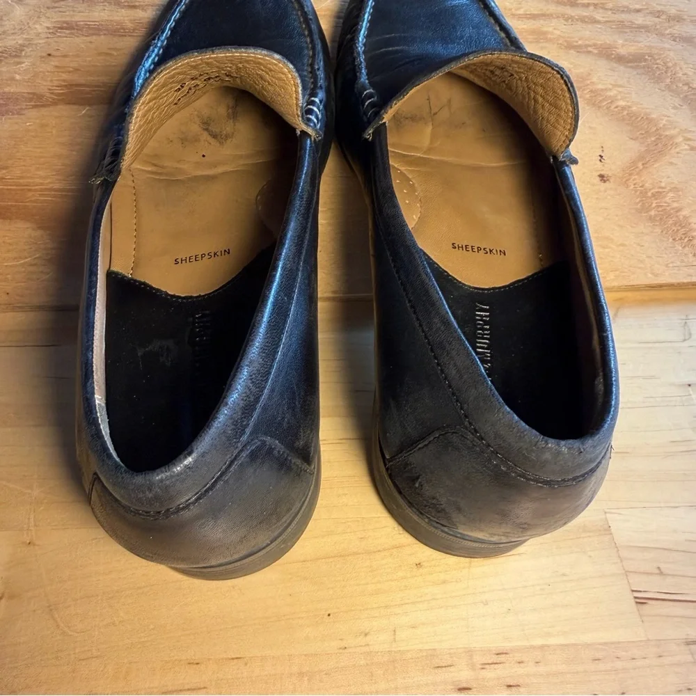 Johnston & Murphy 9 Black sheepskin Venetian Leather Loafers dress shoes supple
